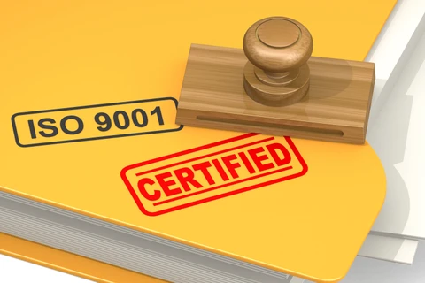 Ordner mit ISO 9001 und Stempel Certified